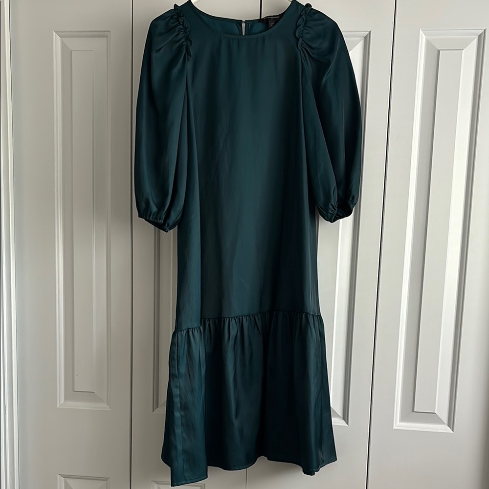 Elegant Dark Green/Blue Dress with Puff Sleeves